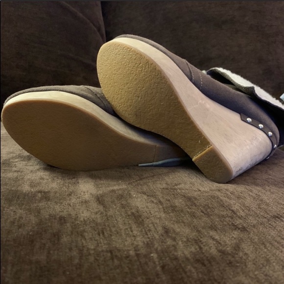 Women's naughty monkey Wedge Bootie. Size 7. - Picture 6 of 7